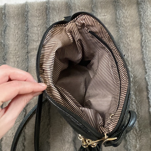 Cross body black “leather” bag - Picture 4 of 6